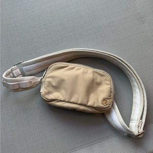 Lululemon Everywhere Crossbody Bag